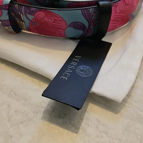 Versace Gold Medusa Buckle Belt - Picture 4 of 4